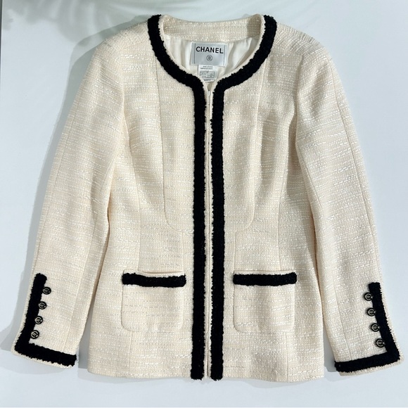 Chanel Cream Tweed Euro Button Jacket size 40 - Picture 5 of 12
